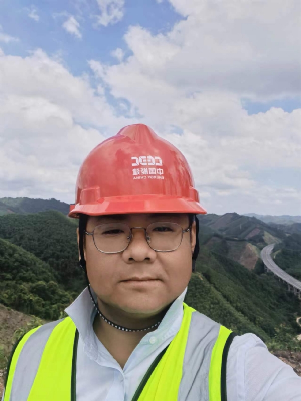 冰城小土匪的第一张照片--乌鲁木齐相亲服务中心