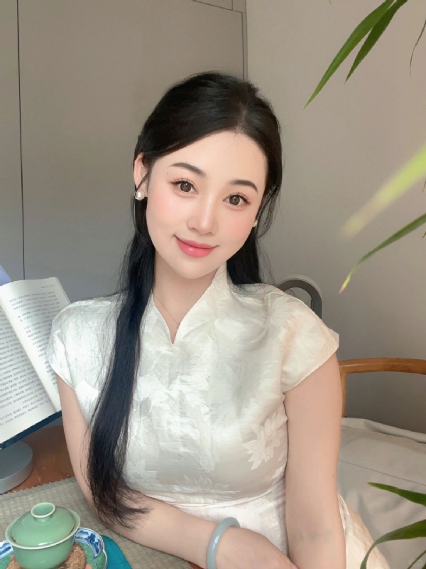 小慧的第一张照片--乌鲁木齐相亲服务中心