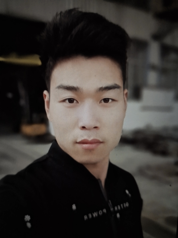 小风的第一张照片--乌鲁木齐相亲服务中心