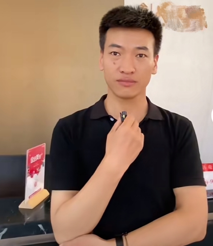 一杯梁白开的第一张照片--乌鲁木齐相亲服务中心