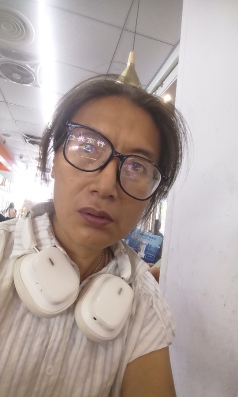 冬天的蔷薇的第三张照片--乌鲁木齐相亲服务中心