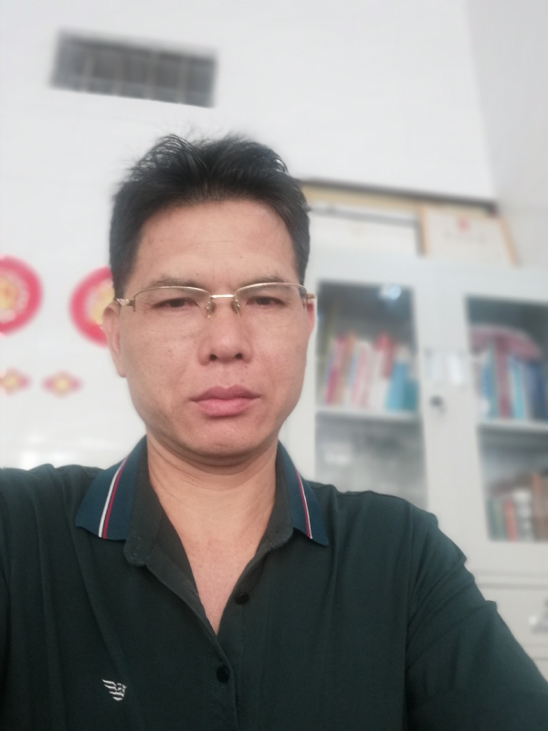 后视镜的第一张照片--乌鲁木齐相亲服务中心