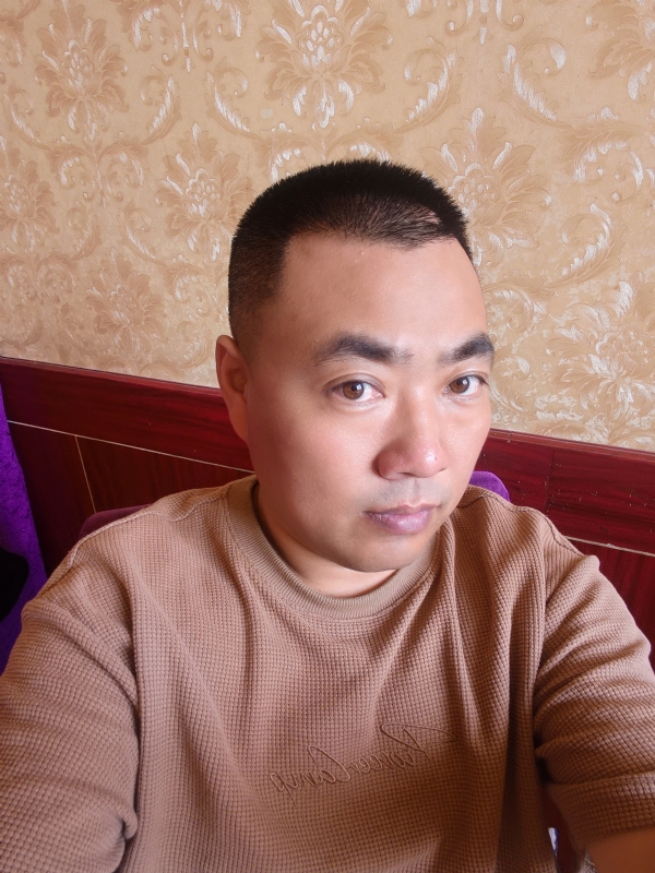 擦亮眼睛向前看的第一张照片--乌鲁木齐相亲服务中心