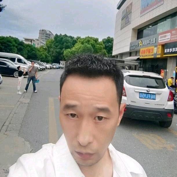 小林的第三张照片--乌鲁木齐相亲服务中心