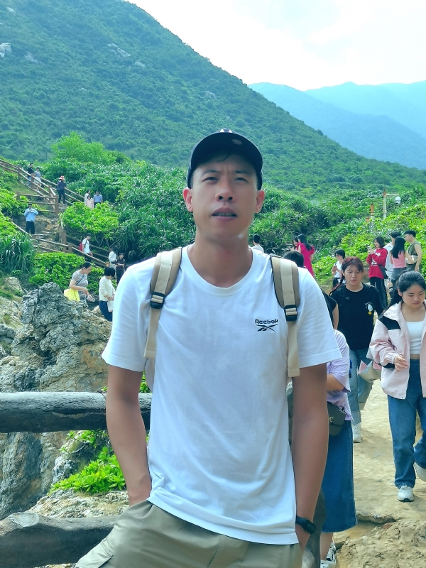吴生的第二张照片--乌鲁木齐相亲服务中心