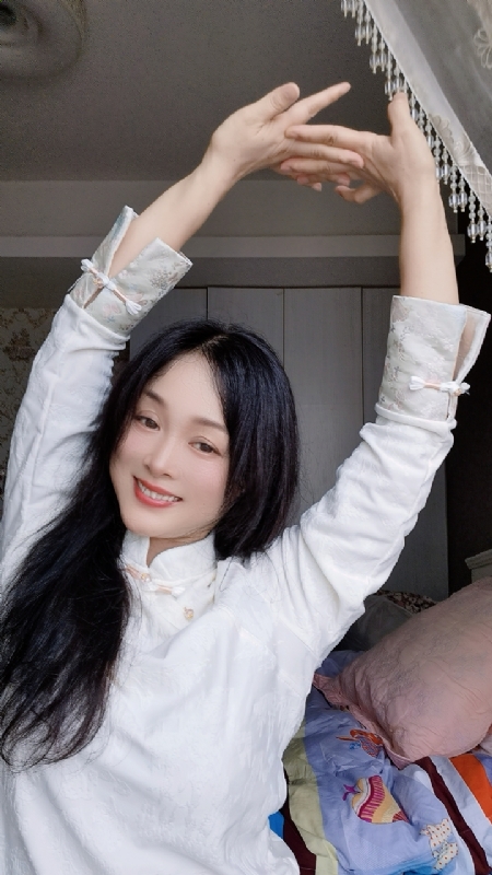 伊伊的第三张照片--乌鲁木齐相亲服务中心