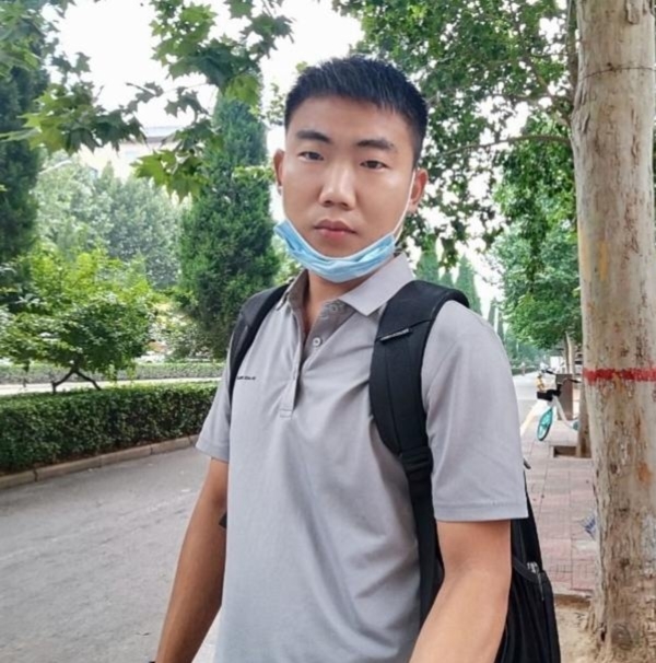 90年男征婚的第一张照片--乌鲁木齐相亲服务中心