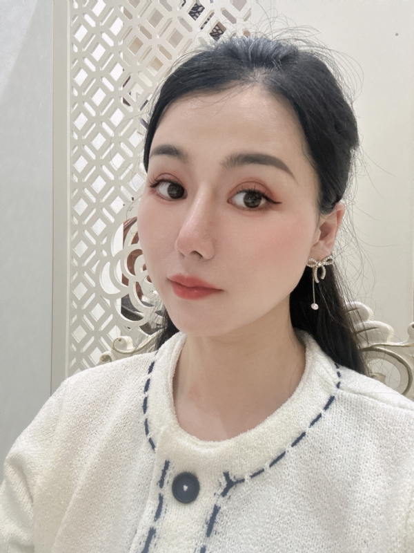 金莉的第一张照片--乌鲁木齐相亲服务中心