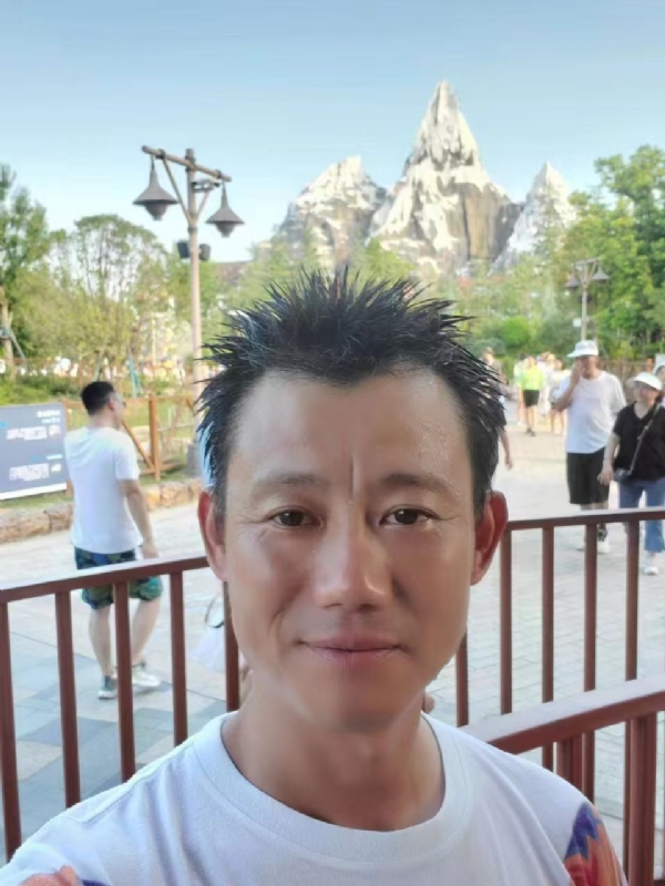 艾氏涂料博的第一张照片--乌鲁木齐相亲服务中心