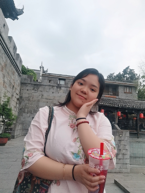 敏兮小沫的第三张照片--乌鲁木齐相亲服务中心