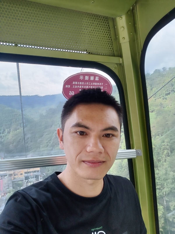 小鱼的第一张照片--乌鲁木齐相亲服务中心