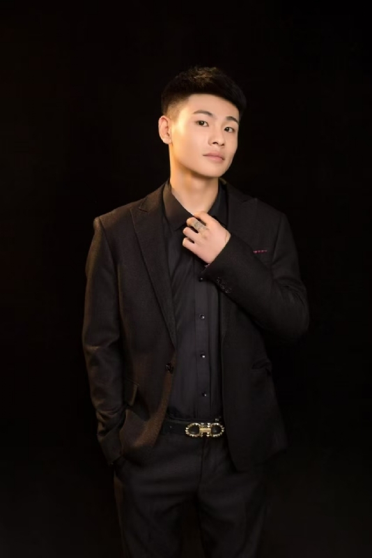 刘小船的第一张照片--乌鲁木齐相亲服务中心