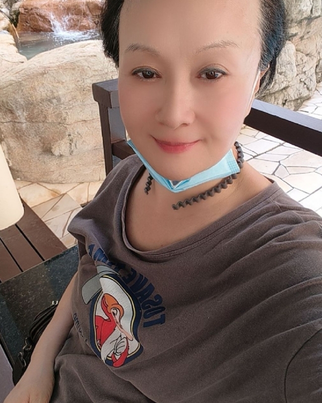 hong的第三张照片--乌鲁木齐相亲服务中心