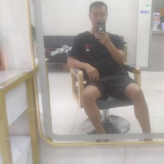 闫杰的第一张照片--乌鲁木齐相亲服务中心