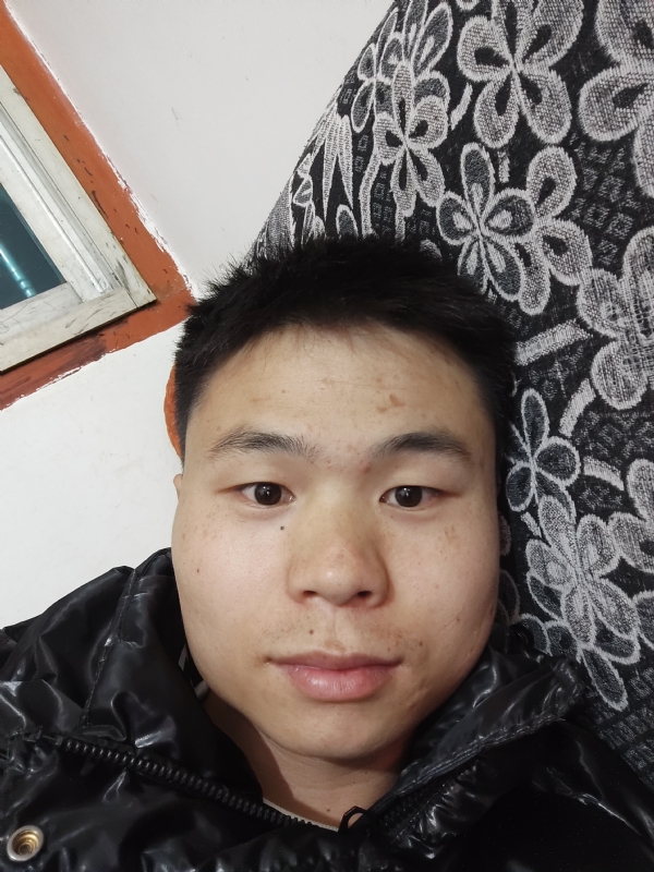 麒麟区幼儿园扛把子的第三张照片--乌鲁木齐相亲服务中心