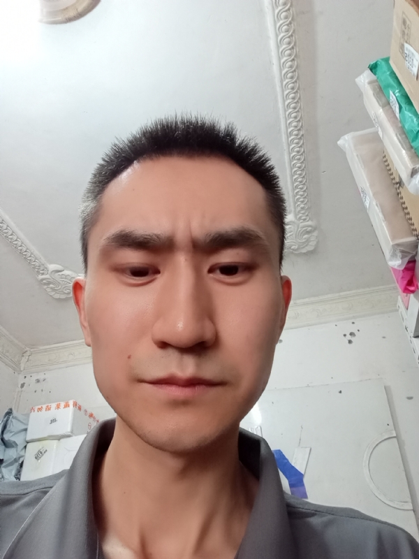 西门吹雪的第一张照片--乌鲁木齐相亲服务中心