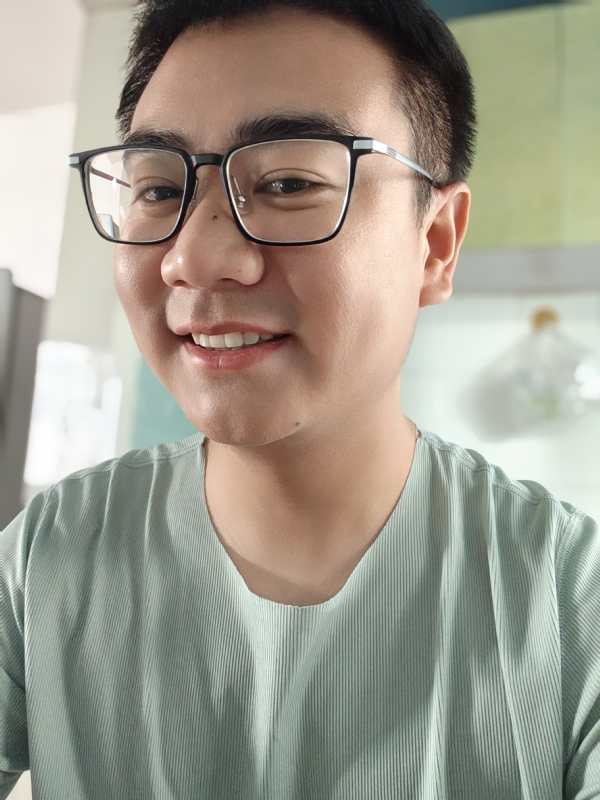 田田向上的第一张照片--乌鲁木齐相亲服务中心