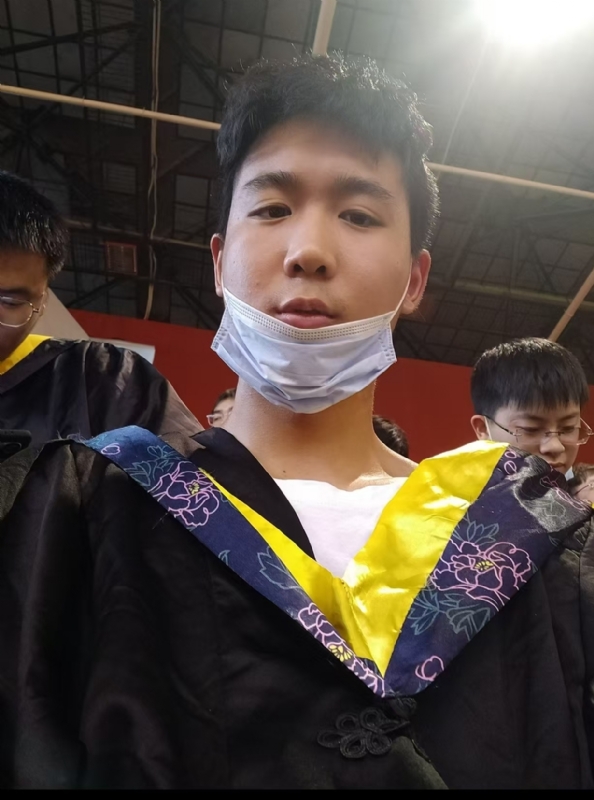 落落大方的第一张照片--乌鲁木齐相亲服务中心